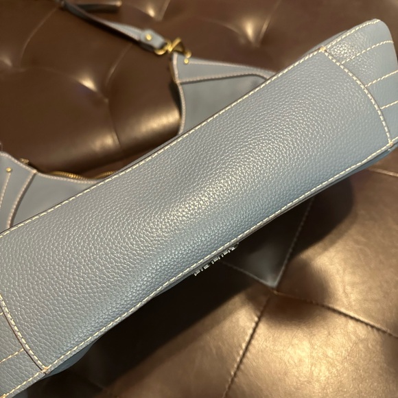 Chala Hobo style purse with bird chain (removable) - Picture 3 of 5